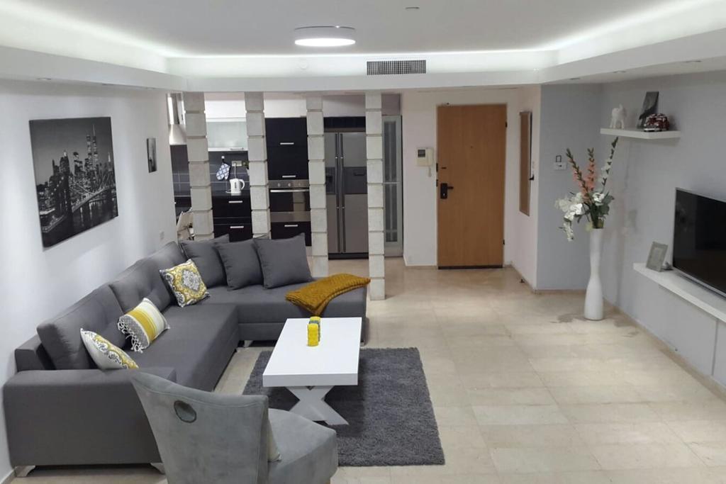 Sweethome26 Eilat Apt With Jaccuzzi / Free Parking Luaran gambar